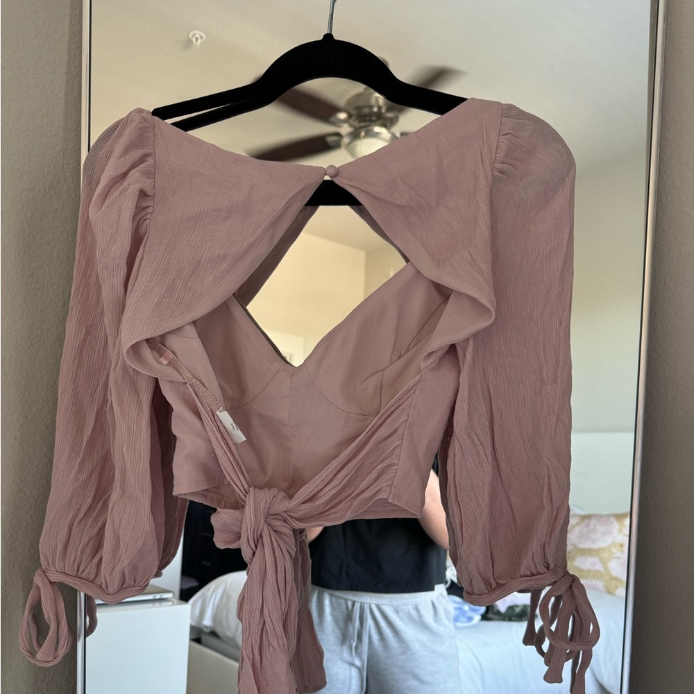 Backless tie top - Picture 2 of 3